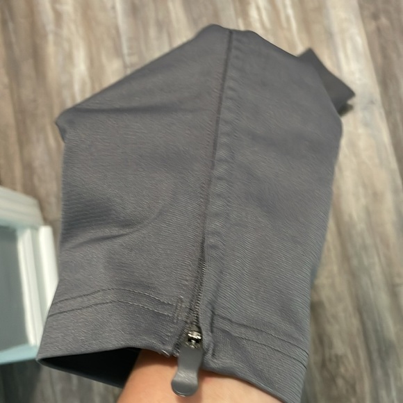 Under Armour Gray Tapered Zipper Bottom Jogger Pants Boys Large - Picture 6 of 7